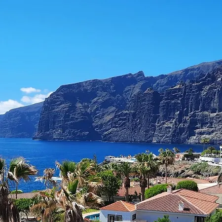 Atlantico 24 Puerto de Santiago (Tenerife)